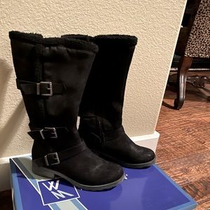 Black boots size 6.5